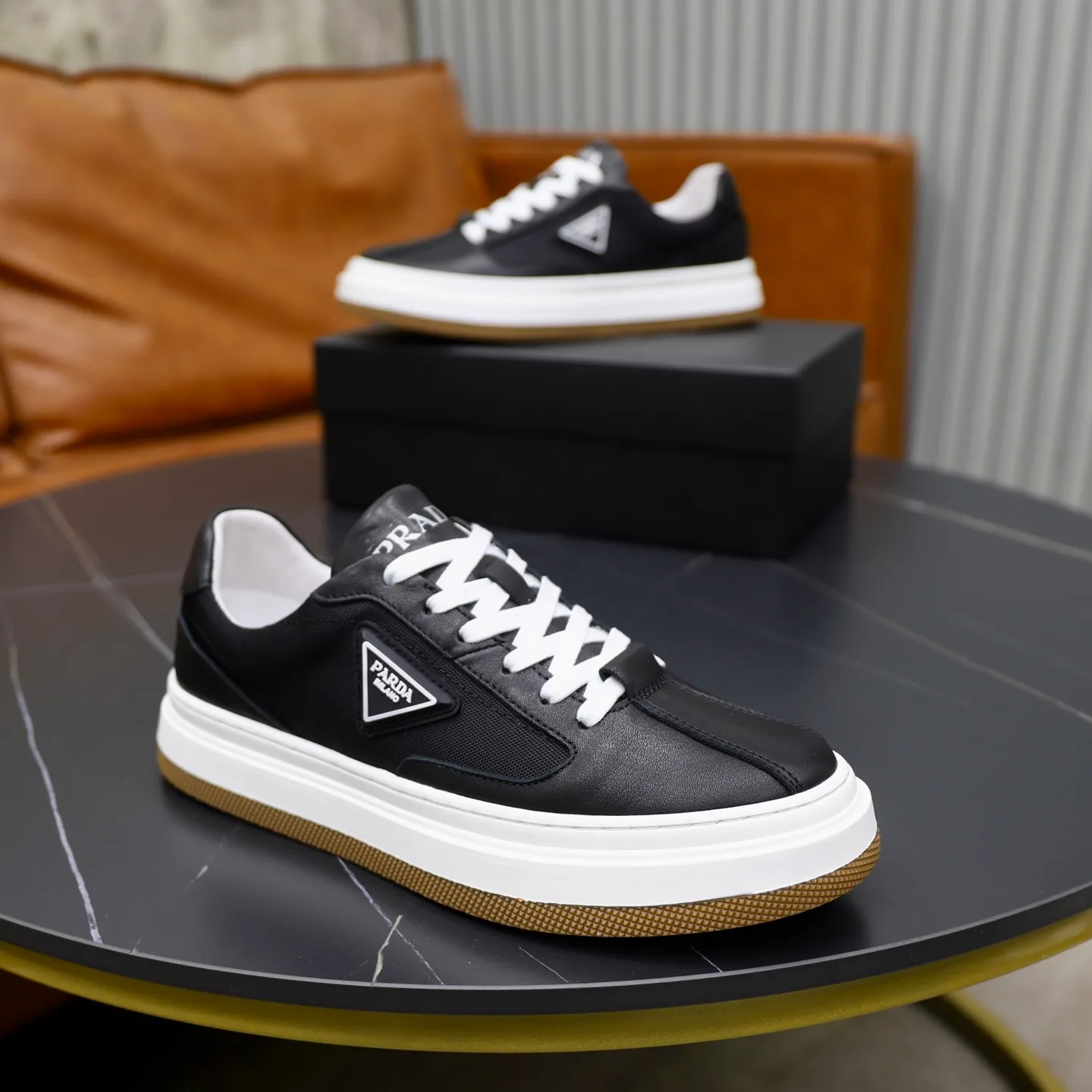Ex-factory price: 440💰🙅‍♂️🙅‍♂️🙅‍♂️ Brand: PRADA Standard code: 38–44 (45 can be customized) Grade: Same as the official website Material: Original cowhide fabric Comfortable pigskin lining Lightweight wear-resistant outsole Style category: Men's fashionable casual shoes and boots Running sports shoes Distinguished luxury brand elements Top luxury Color: actual picture color